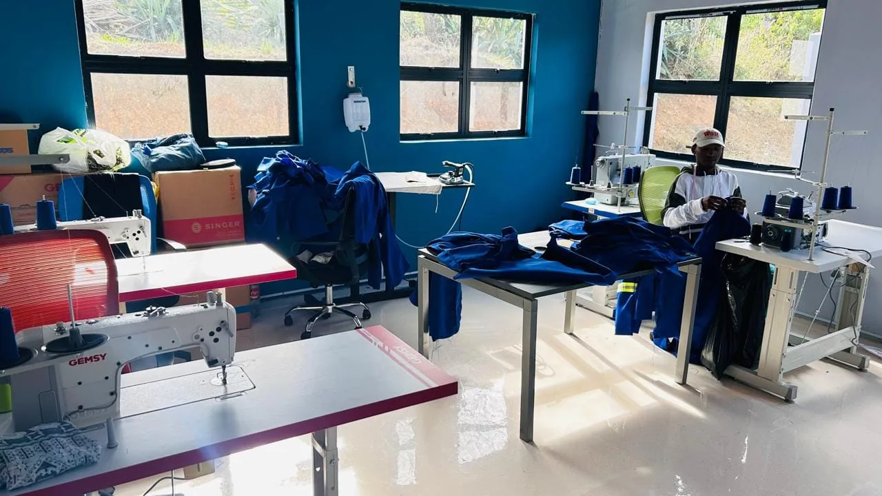 An incubated garment enterprise at work in an ANBI-supported production space